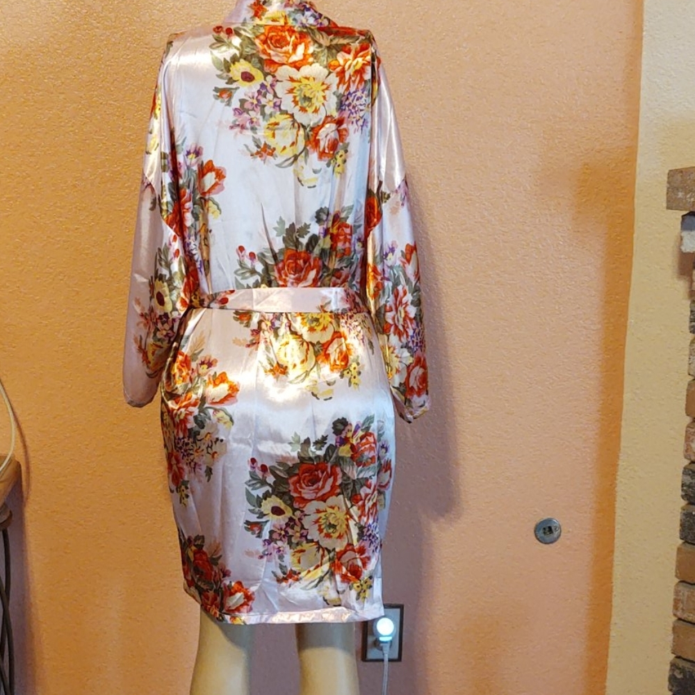 Like new Robe - Picture 4 of 7